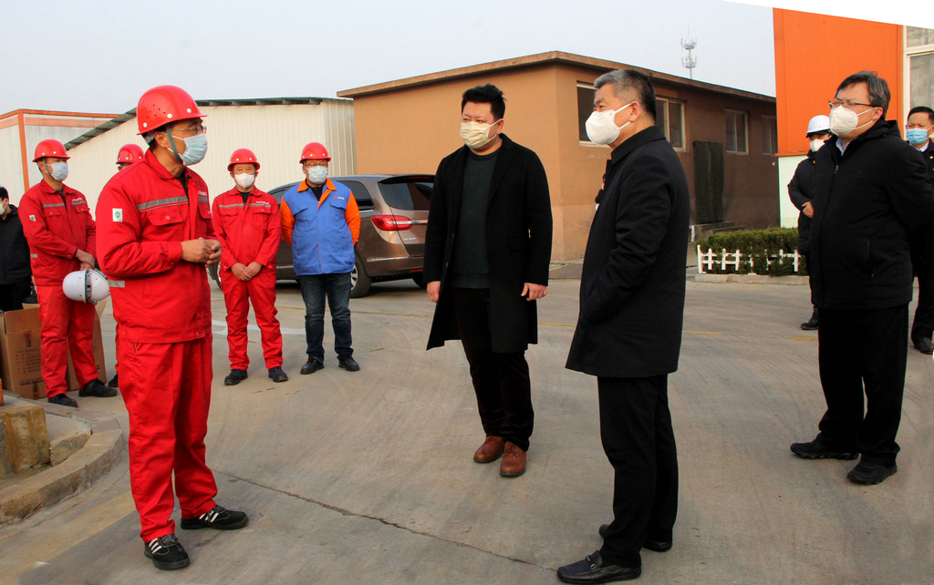 市委常委、副市長賈剛一行來潔晶檢查安全生產工作
