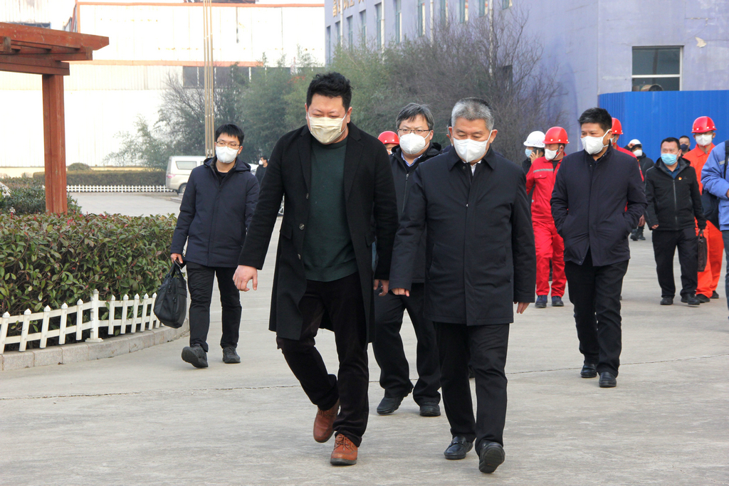 市委常委、副市長賈剛一行來潔晶檢查安全生產工作